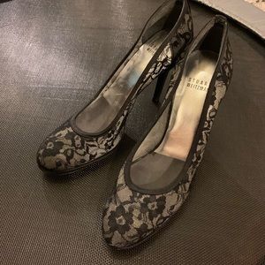 Stuart Weitzman Laceswoon Heels size 9